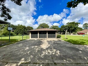 1365 Wisteria St in Bridge City, TX - Building Photo - Building Photo