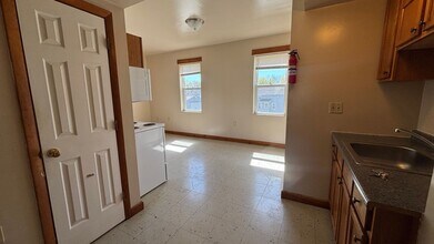 21 West St in Chicopee, MA - Building Photo - Building Photo