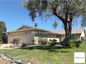 346 Nadine St in Livermore, CA - Building Photo