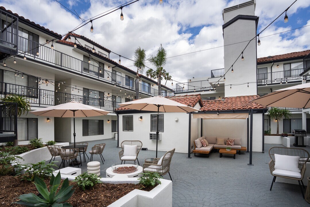 Mansfield Terrace Apartments in Los Angeles, CA - Foto de edificio