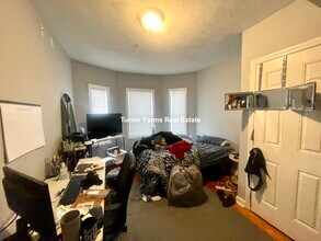 48 Derby St, Unit 1 in Somerville, MA - Building Photo - Building Photo