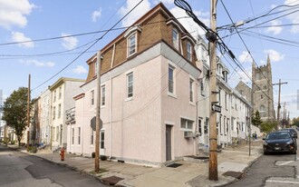 117 W Salaignac St, Unit A Apartments