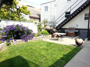 2115 W Huron St, Unit G in Chicago, IL - Building Photo - Building Photo