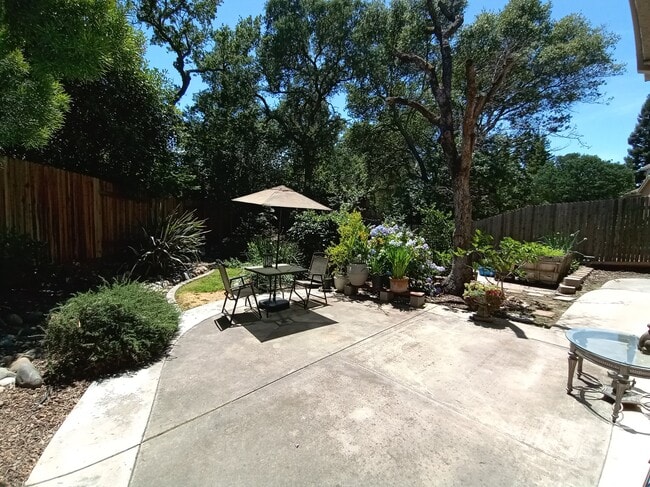 4313 Kentwood Ln, Unit Studio