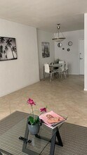 1000 West Ave, Unit 110 in Miami Beach, FL - Building Photo - Building Photo