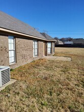 10052 Lynham Cove, Unit 307 in Cordova, TN - Foto de edificio - Building Photo