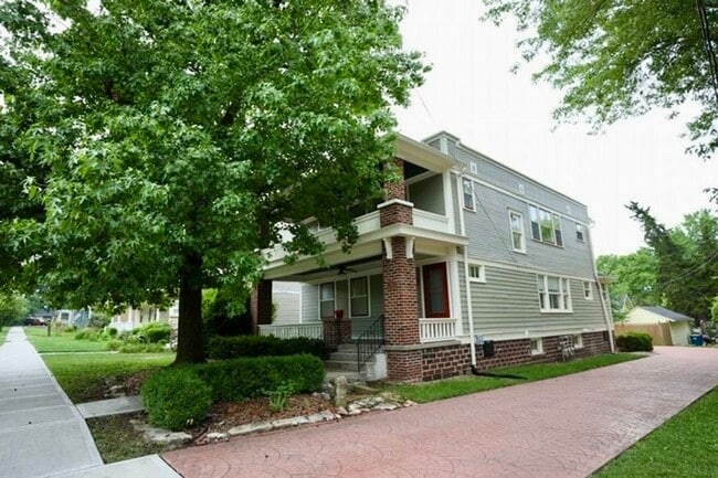 property at 347 W Franklin St