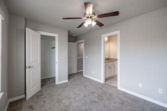 Summit Townhomes in Rogers, AR - Foto de edificio - Interior Photo