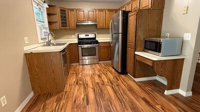 8627-8635 Woodlawn Dr in Rockford, MN - Building Photo - Building Photo