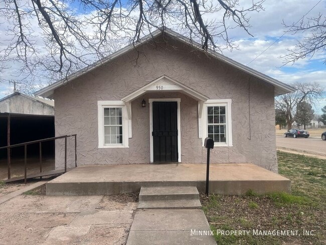 property at 950 S 10th St