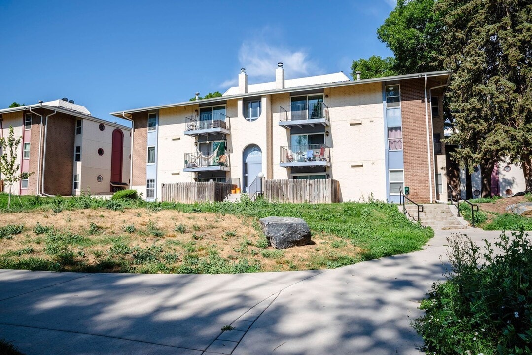 12126 Melody Dr in Westminster, CO - Building Photo