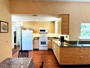 22 1/2 Cincinnati Ave in St. Augustine, FL - Building Photo - Building Photo