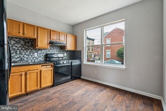 1805 W Montgomery Ave in Philadelphia, PA - Building Photo - Building Photo