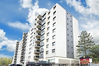 2283 Eglinton Avenue Apartments in Toronto, ON - Building Photo - Building Photo