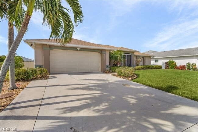 4002 Oasis Blvd in Cape Coral, FL - Building Photo - Building Photo