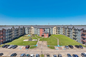 Oak Tree Manor in Houston, TX - Foto de edificio - Building Photo