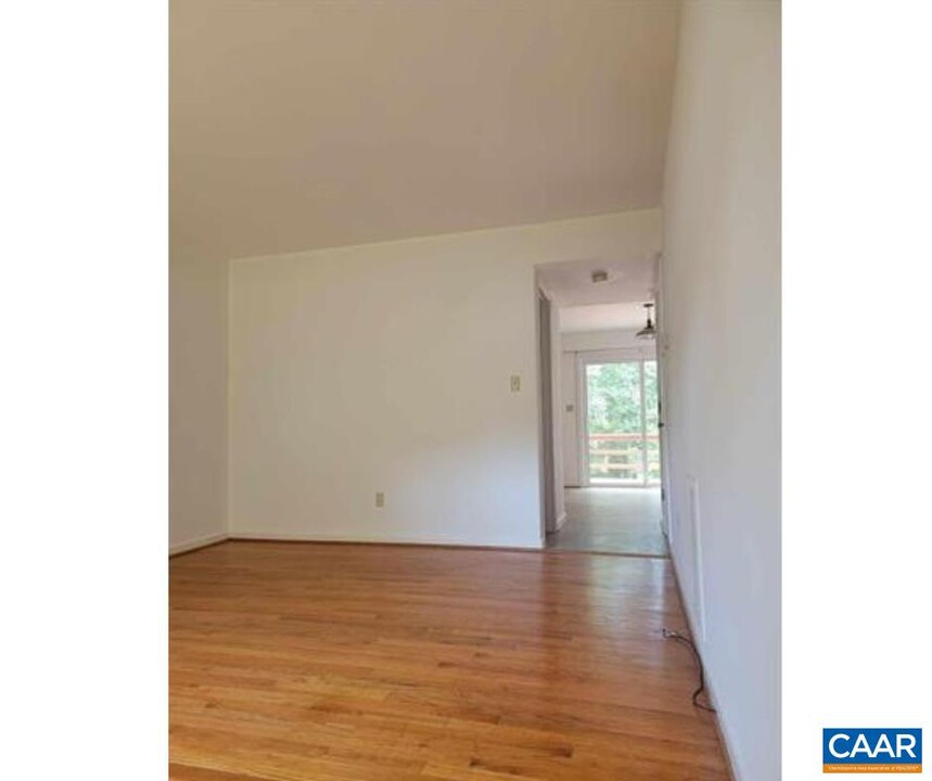 1203 Oak Hill Dr in Charlottesville, VA - Building Photo