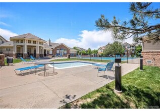 5726 N Genoa Way, Unit 10-106 in Aurora, CO - Building Photo - Building Photo
