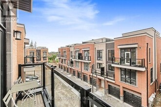 6 Sayers Ln in Richmond Hill, ON - Building Photo - Building Photo