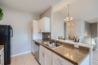 22580 E Ontario Dr, Unit 202 in Aurora, CO - Building Photo - Building Photo
