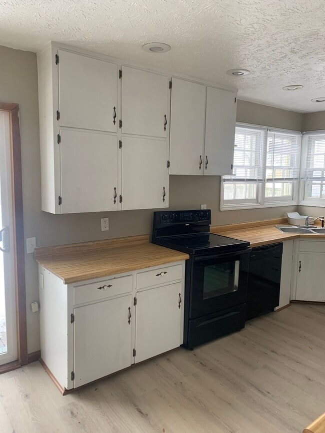 713 S 11th St in Norfolk, NE - Building Photo - Building Photo