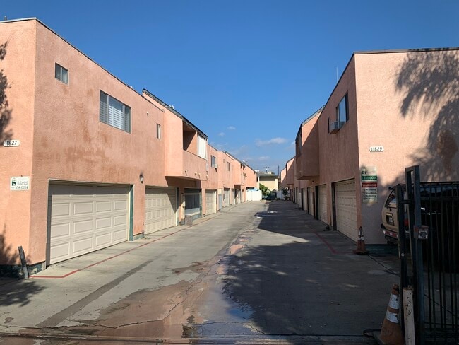 11827 Ferris Rd, Unit I in El Monte, CA - Building Photo - Building Photo