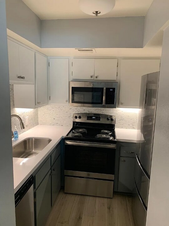 5717 Smoke Ranch Rd in Las Vegas, NV - Building Photo