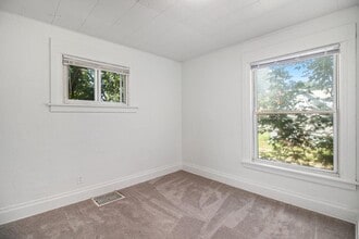 147 Isbell St in Lansing, MI - Building Photo - Building Photo