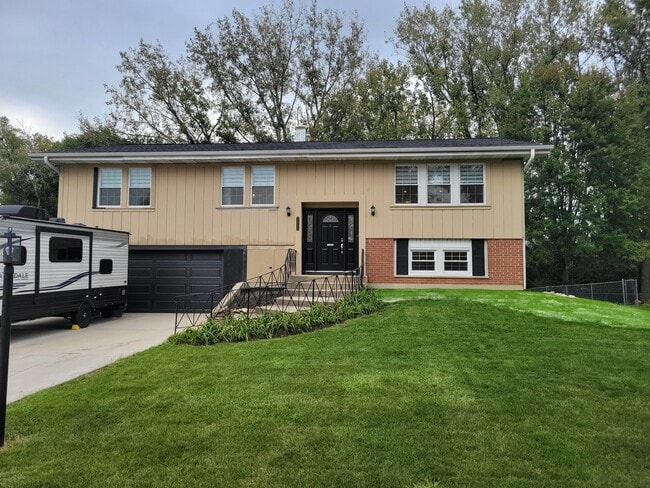 property at 2S245 Mayfield Ln