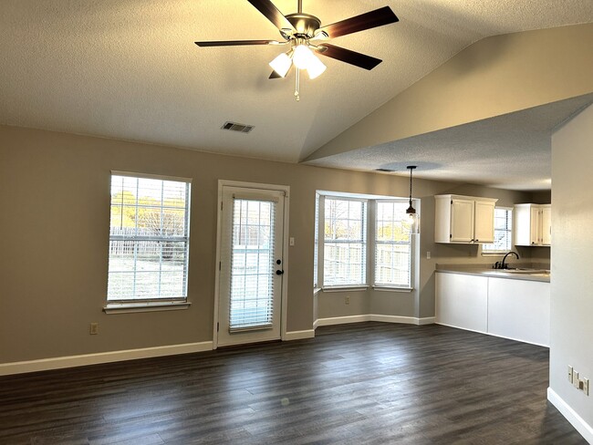 3604-3604 Meadowlake Dr in Bryant, AR - Building Photo - Building Photo