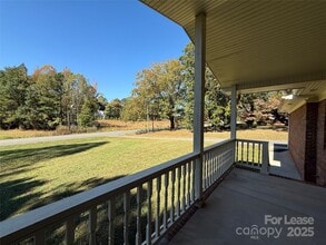925 Perth Rd in Troutman, NC - Building Photo - Building Photo