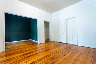 1658 Iowa St, Unit 1/2 in Dubuque, IA - Building Photo - Building Photo