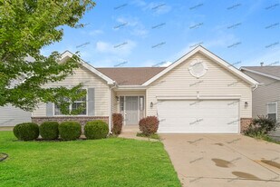 319 Pecan Bluffs Dr in Wentzville, MO - Building Photo