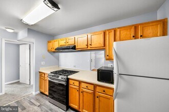 806 Waters Edge Dr in Newark, DE - Building Photo - Building Photo