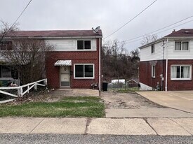 320 San Juan Dr in McKeesport, PA - Building Photo