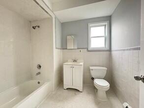 590 Christopher St, Unit 4 in Orange, NJ - Building Photo - Building Photo