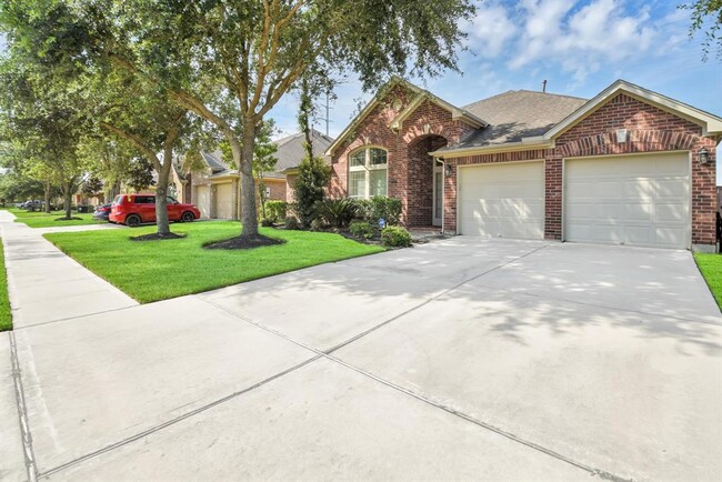 13617 Rainwater Dr in Pearland, TX - Foto de edificio - Building Photo