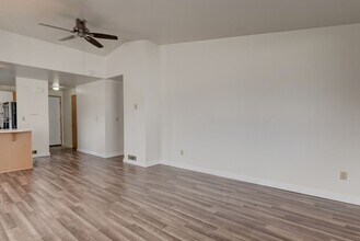 730 SE 8th Ave in Oak Harbor, WA - Building Photo - Building Photo