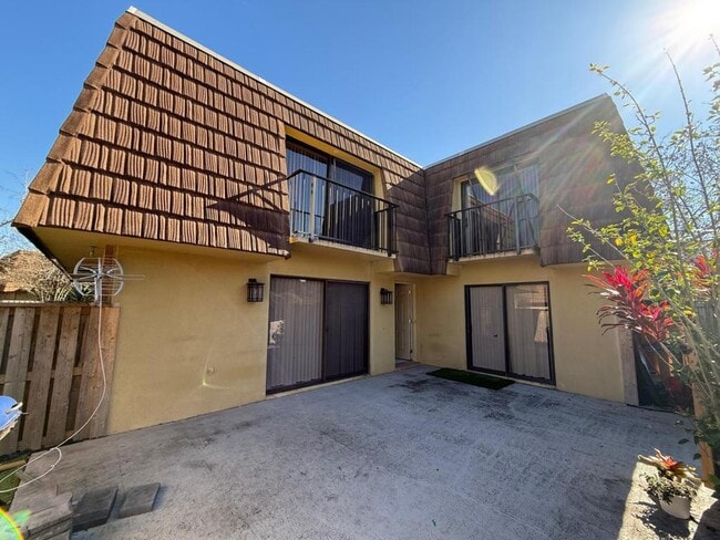 property at 5276 Middle Ct