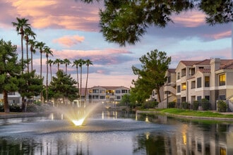 The Lakes at Arrowhead Ranch in Glendale, AZ - Foto de edificio - Building Photo
