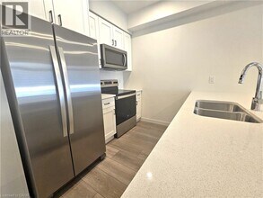 405 Myers Rd in Cambridge, ON - Building Photo - Building Photo