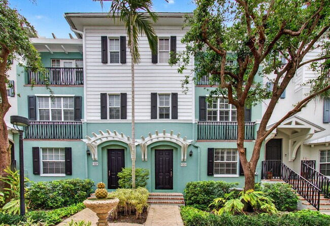 property at 365 W Mallory Cir