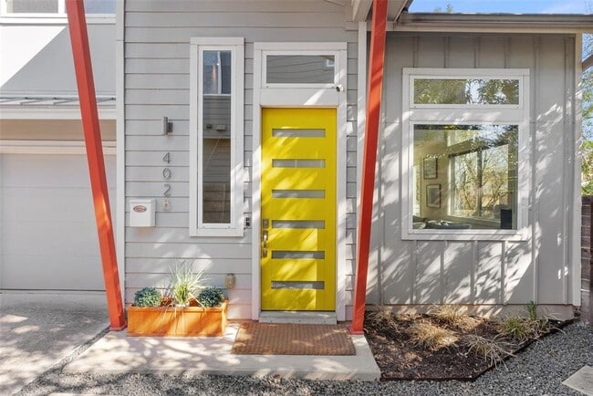 402 El Paso St in Austin, TX - Building Photo - Building Photo