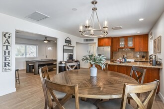 7349 E Roosevelt St in Scottsdale, AZ - Building Photo - Building Photo