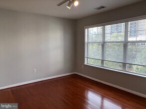 5573 Seminary Rd-Unit -413 in Falls Church, VA - Building Photo - Building Photo