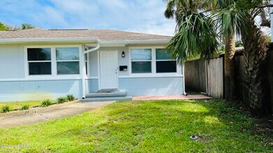 914 N Wild Olive Ave in Daytona Beach, FL - Building Photo - Building Photo