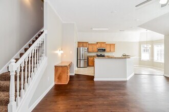 145 Cameron Dr in Oakland, TN - Foto de edificio - Building Photo