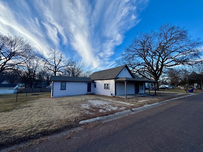 property at 1307 Elm St