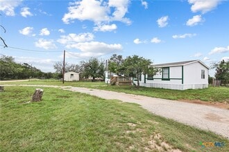 154 Oak Lawn Dr in Bandera, TX - Building Photo - Building Photo