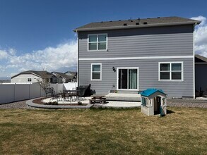 4503 Kingswood Dr in Windsor, CO - Building Photo - Building Photo